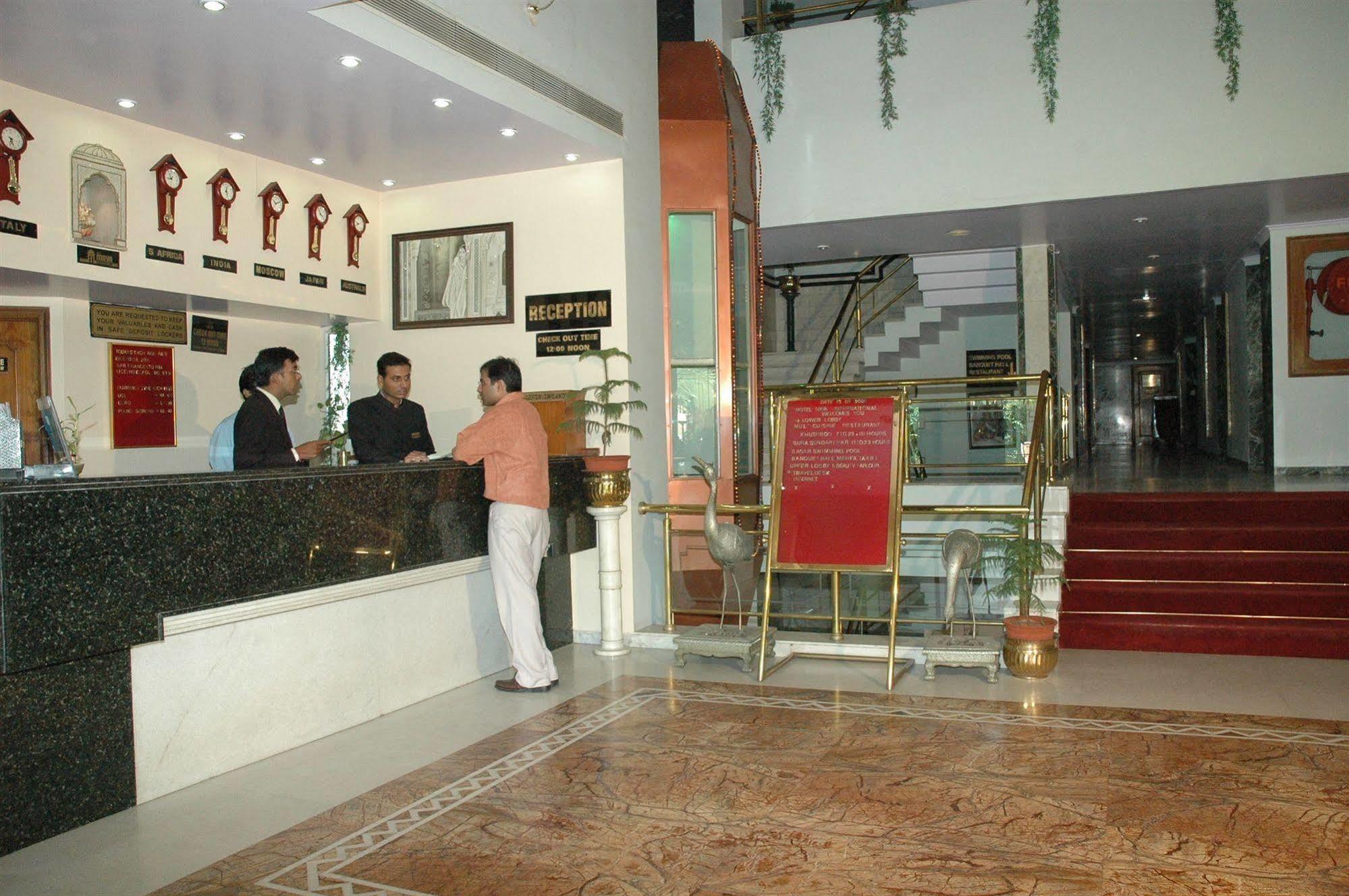 Oyo 18814 Hotel Maya International Dźajpur Zewnętrze zdjęcie