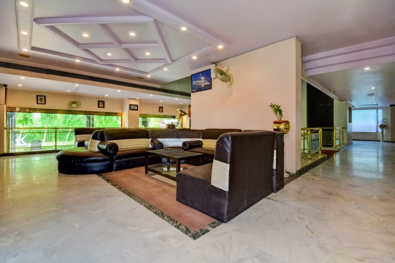 Oyo 18814 Hotel Maya International Dźajpur Zewnętrze zdjęcie